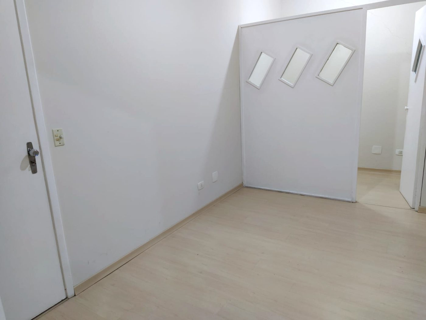 Segunda sala, separada por divisória